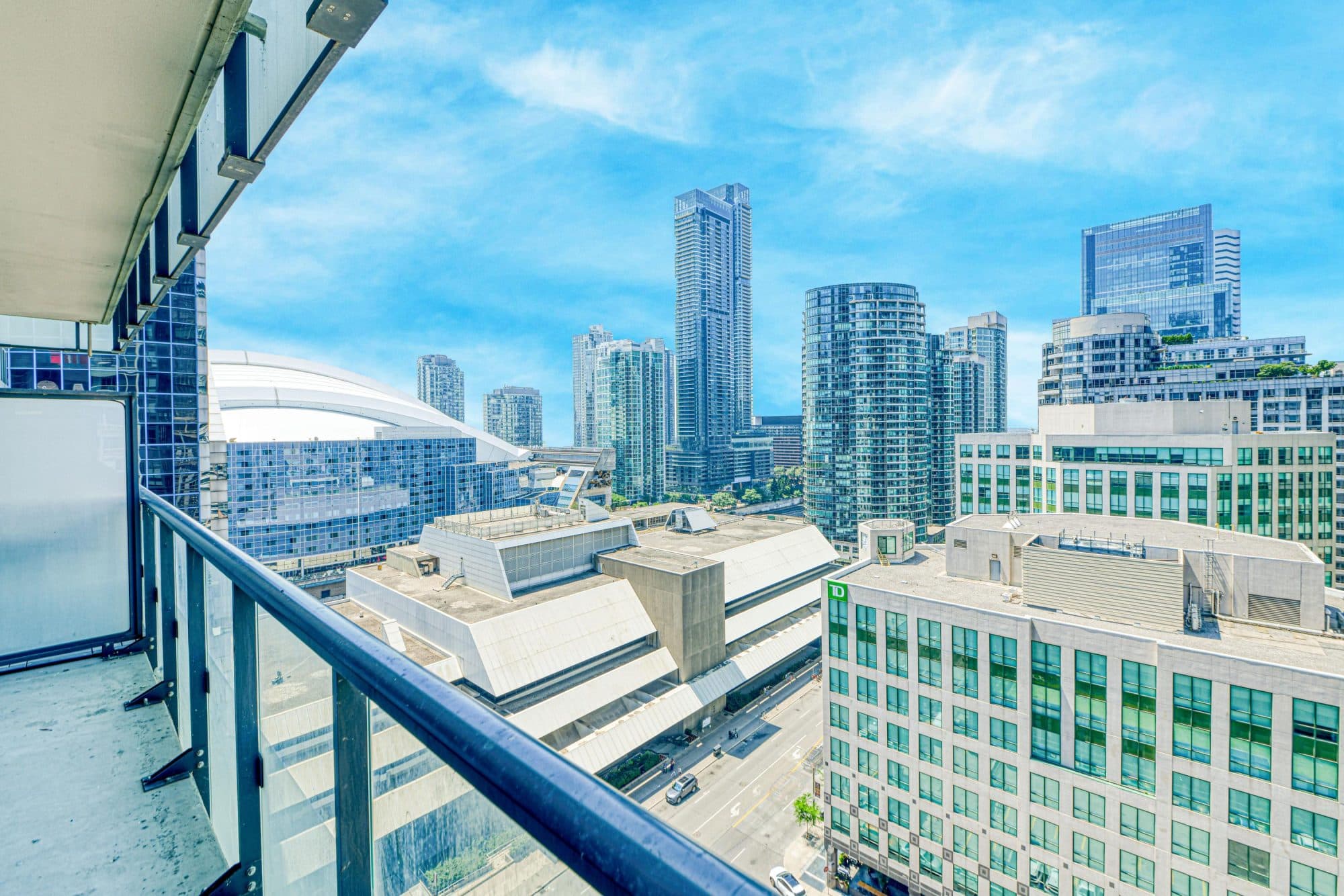 Polished 1BR Suite with Sofa Bed near the CN Tower — photo 2 — Atmos, Entertainment District