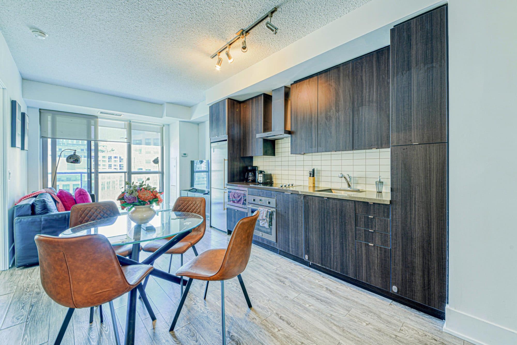 Polished 1BR Suite with Sofa Bed near the CN Tower — photo 4 — Atmos, Entertainment District