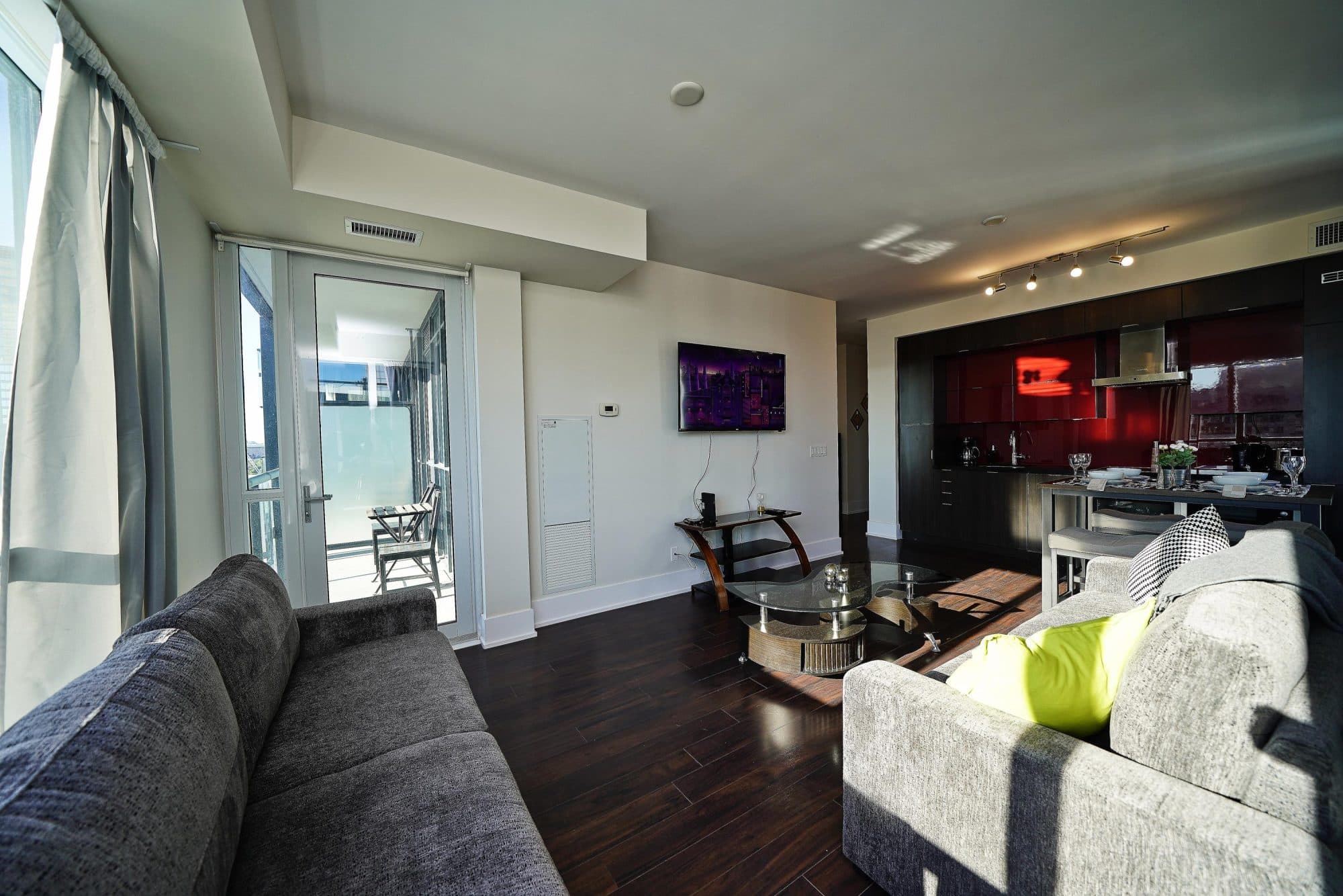 City-View 2BR Suite with Queen Beds near the CN Tower — photo 5 — Atmos, Entertainment District