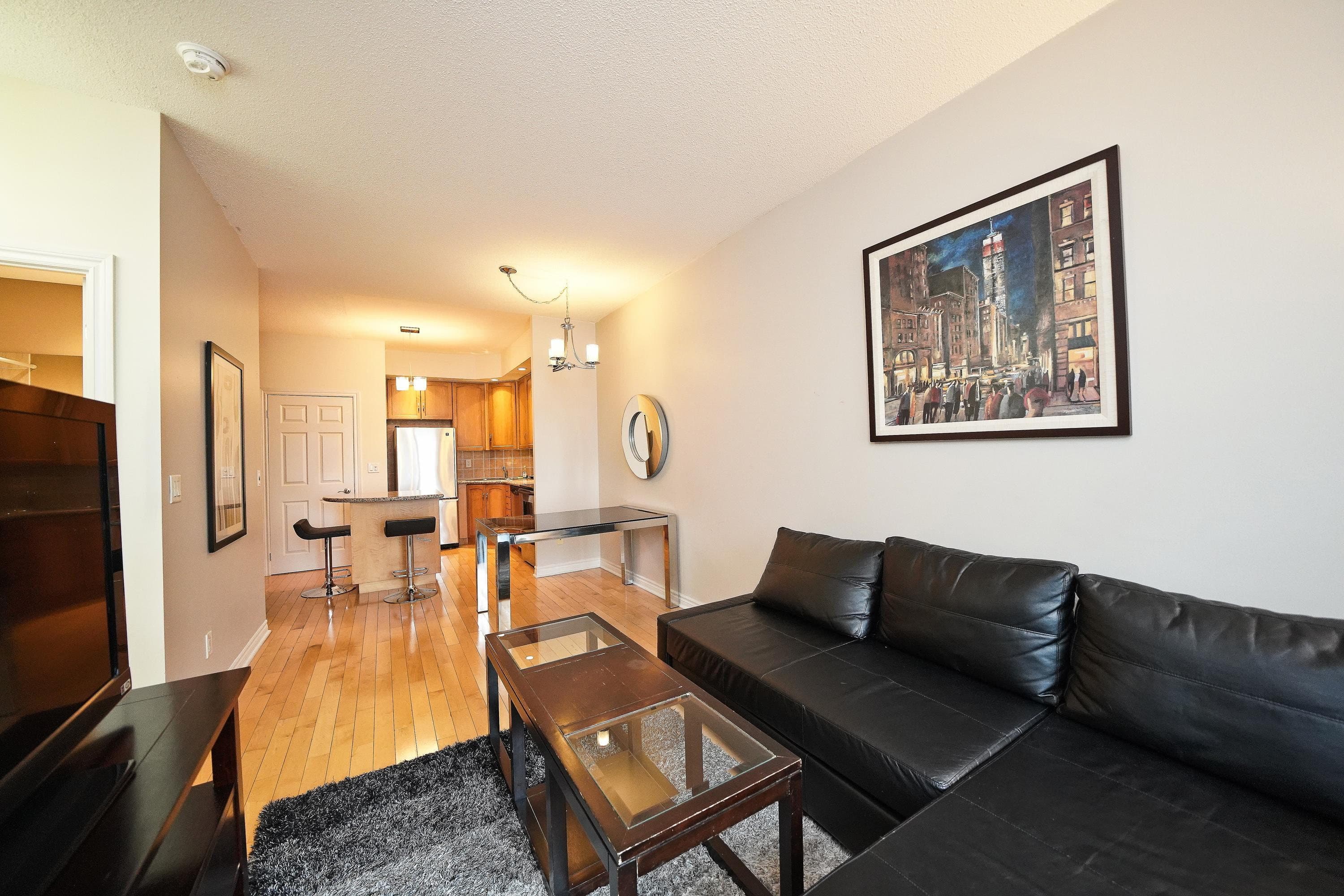 1BR + Den Suite near the Entertainment District — photo 4 — Icon, Wellington West
