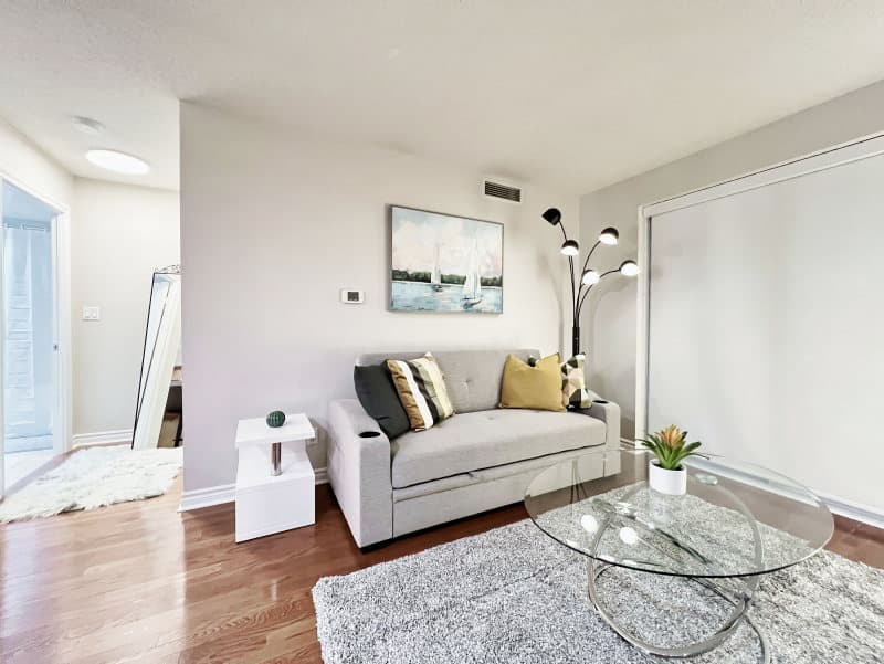 Skyline 1BR + Den Suite near the Entertainment District — photo 3 — Icon, Wellington West