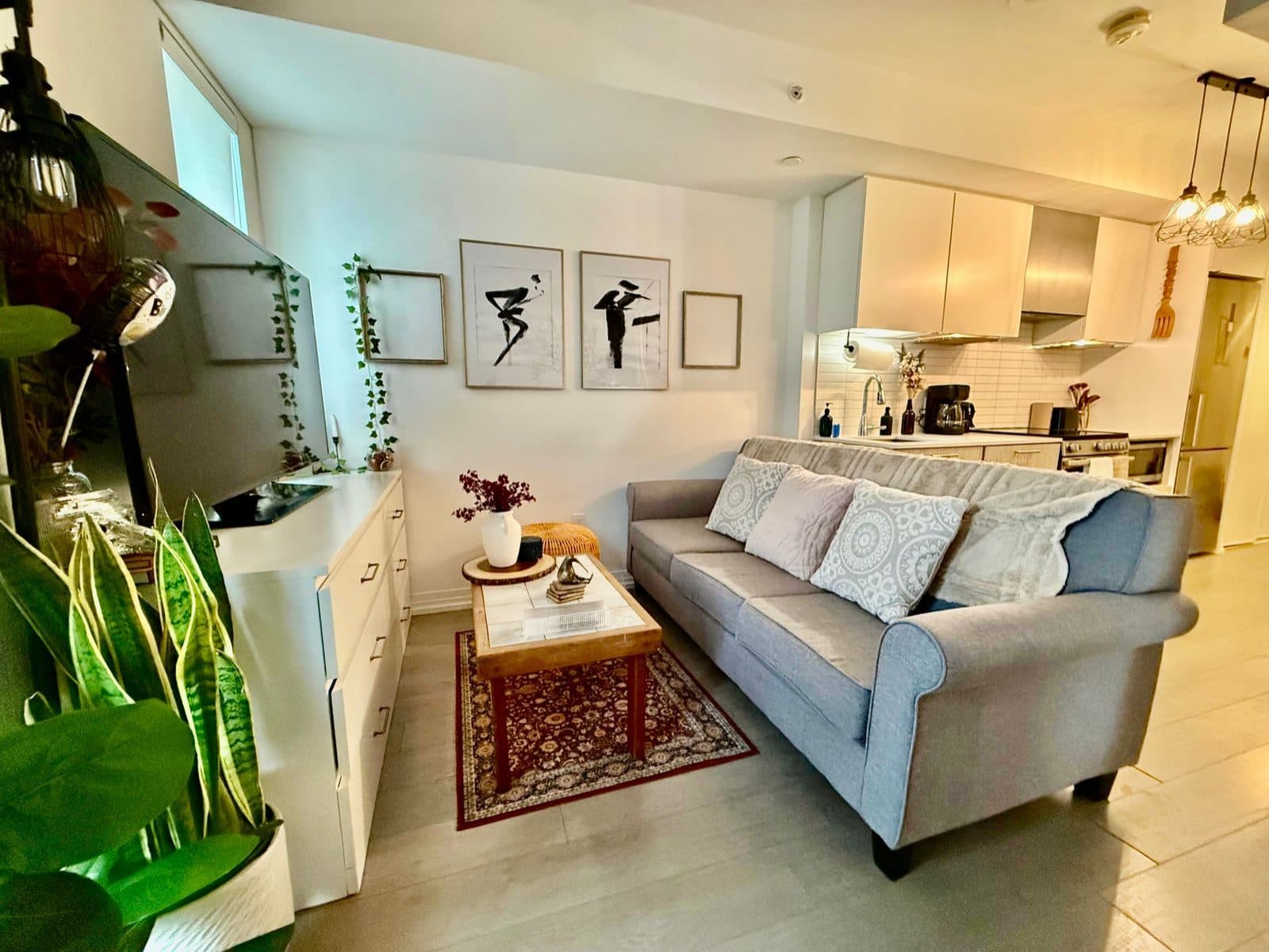 City-View 1BR Suite with Queen Bed near Dundas Square — photo 5 — Jarvis, Downtown East