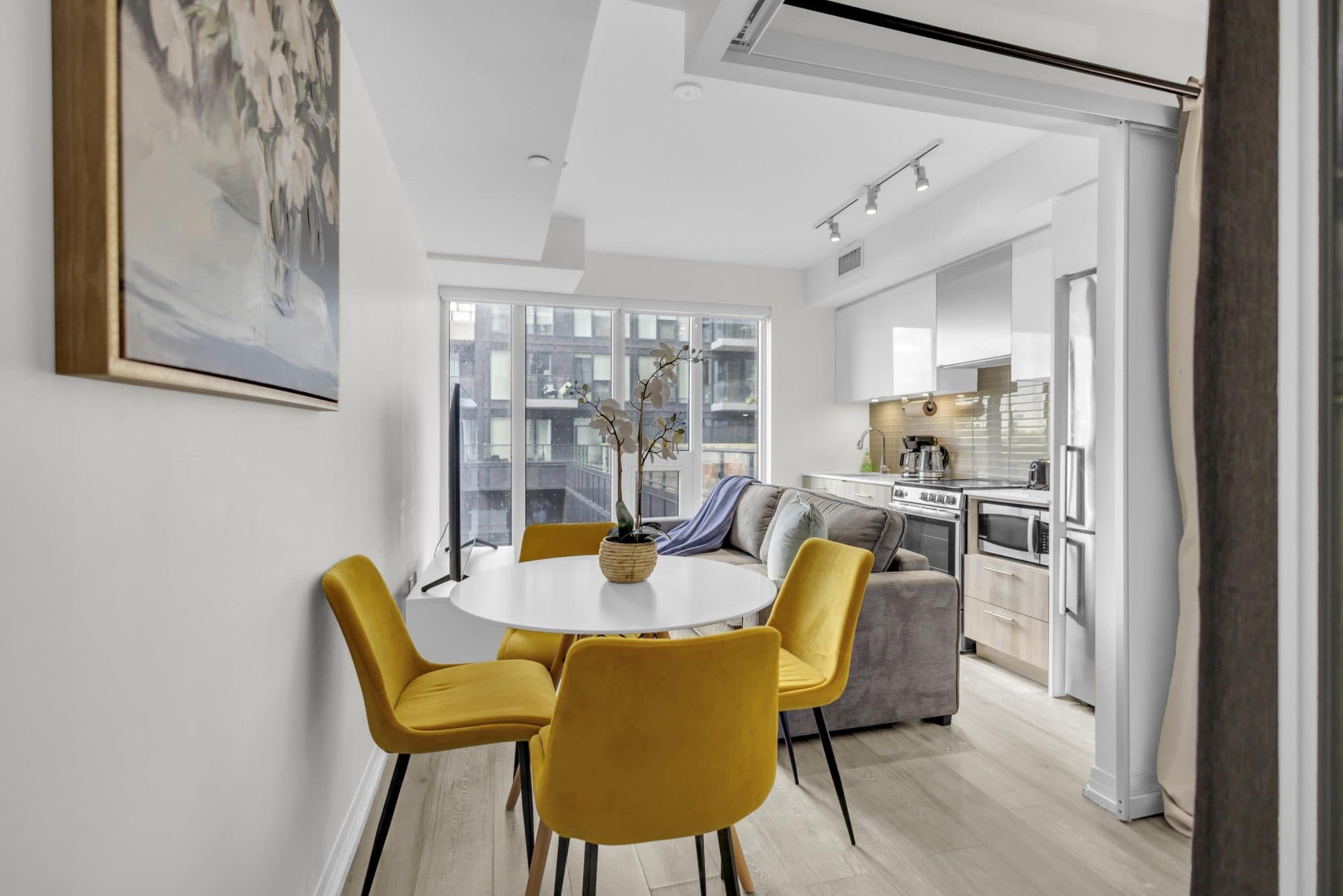 1BR Suite with Queen Bed near Dundas Square — photo 5 — Jarvis, Downtown East