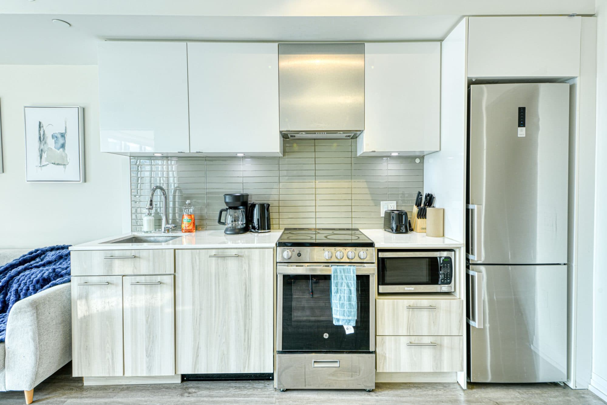 Classic 2BR Suite with Queen Beds near Dundas Square — photo 3 — Jarvis, Downtown East