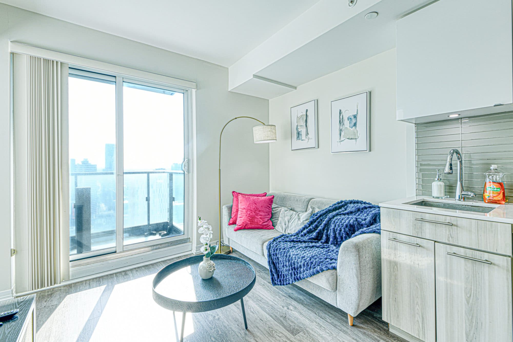 Classic 2BR Suite with Queen Beds near Dundas Square — photo 4 — Jarvis, Downtown East
