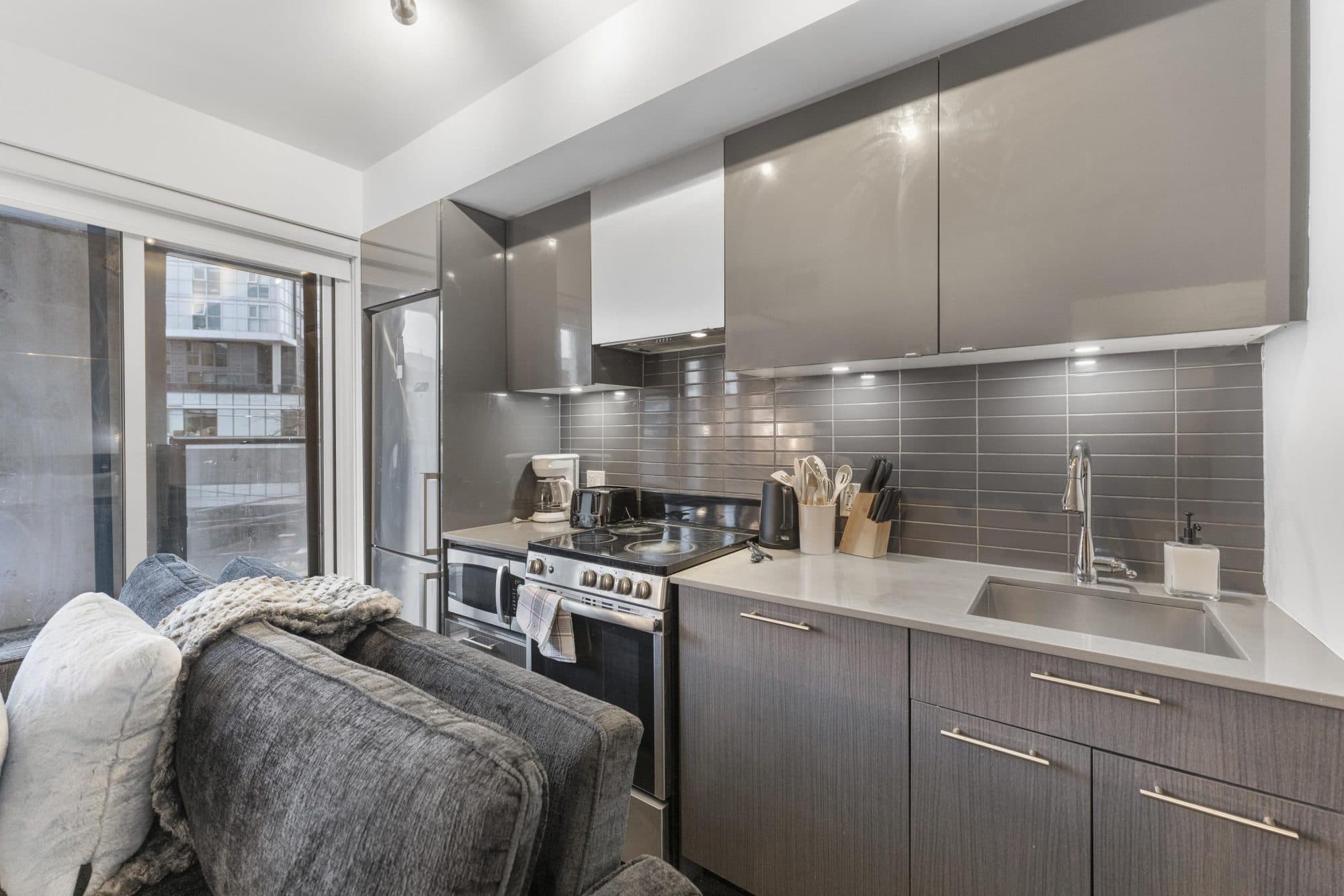Urban 2BR Suite with Queen Beds near Dundas Square — photo 3 — Jarvis, Downtown East