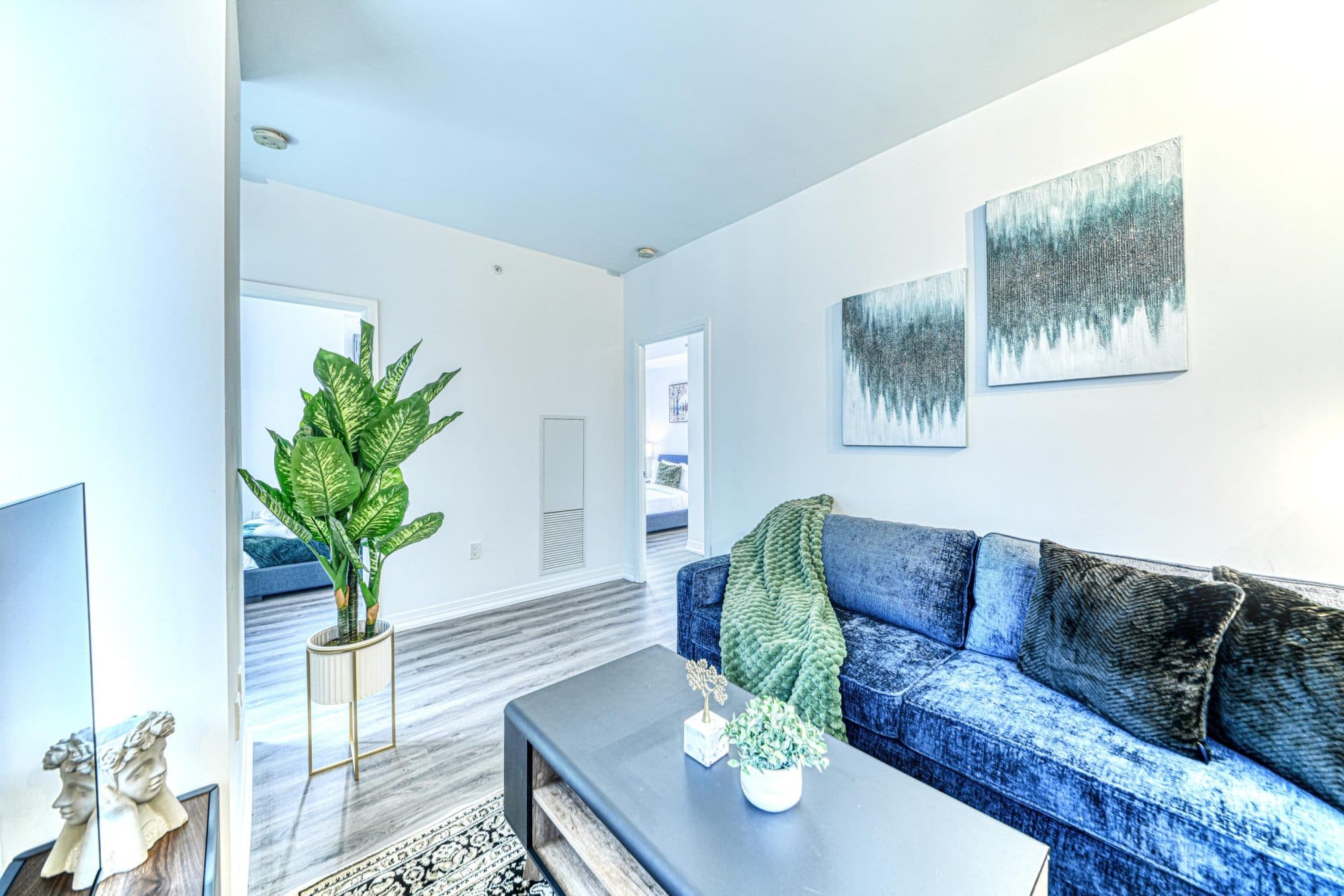 Roomy 2BR / 2BA Suite with Sofa Bed near Dundas Square — photo 5 — Jarvis, Downtown East