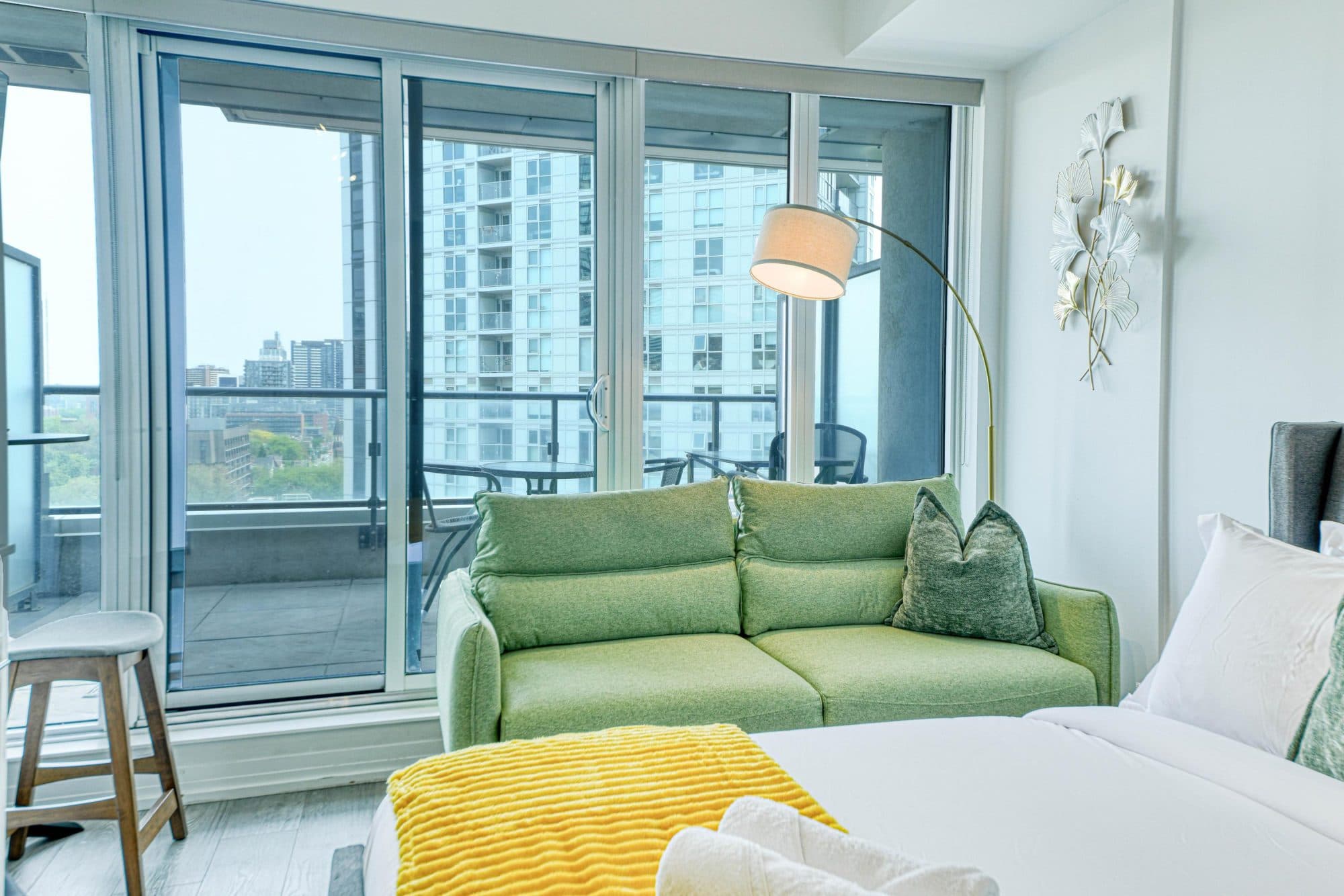 Signature Studio Suite with Queen Bed near Dundas Square — photo 4 — Jarvis, Downtown East
