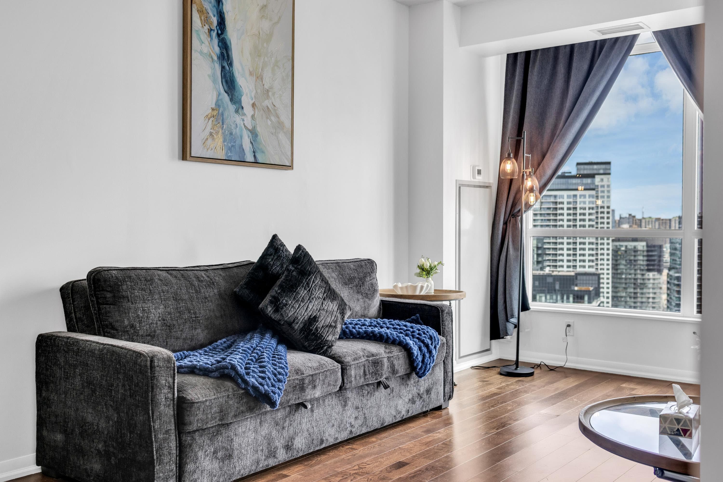 Skyline 1BR + Den Suite near Fort York — photo 3 — Neptune, Fort York