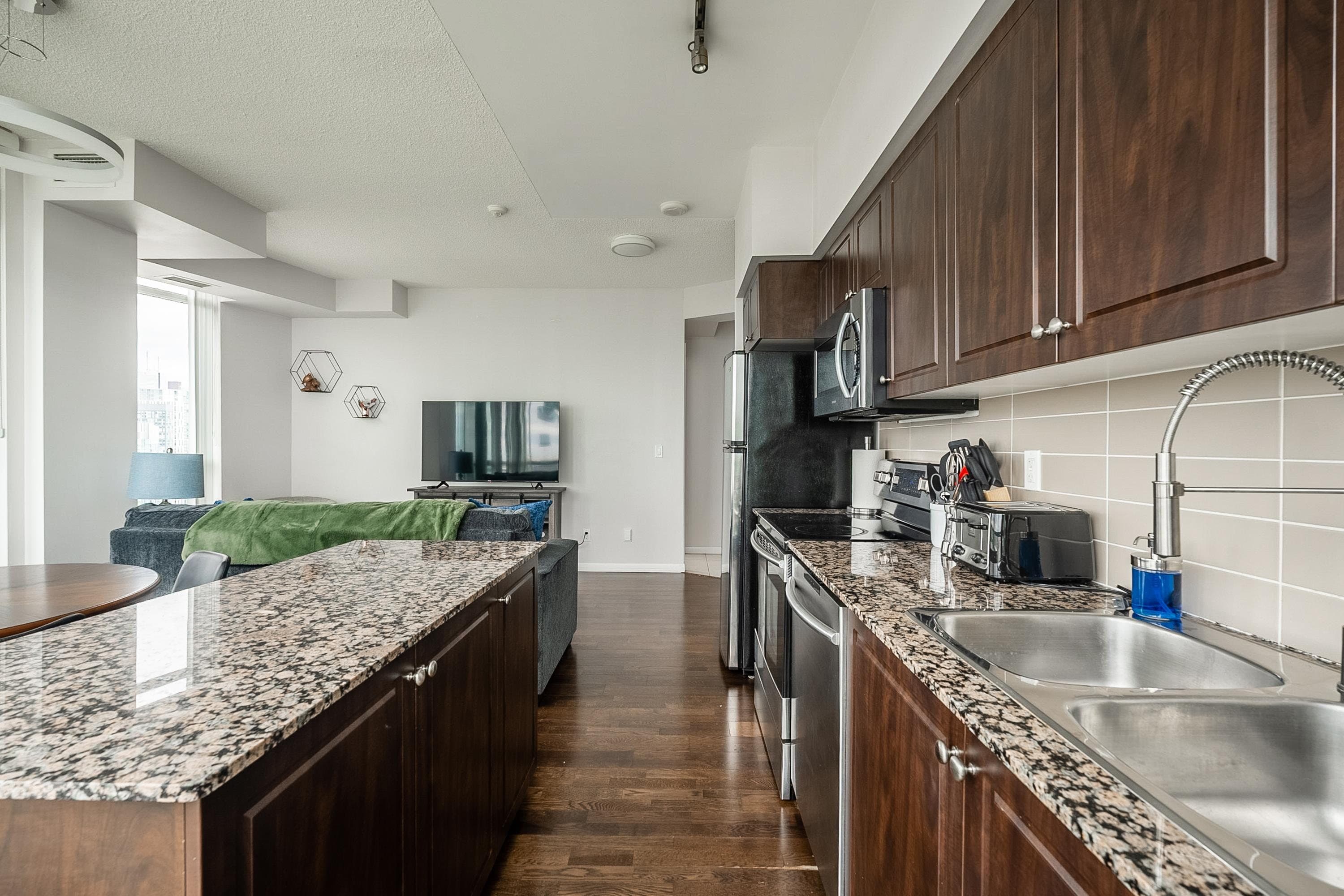 Skyline 2BR Suite with Queen Beds near Fort York — photo 5 — Neptune, Fort York