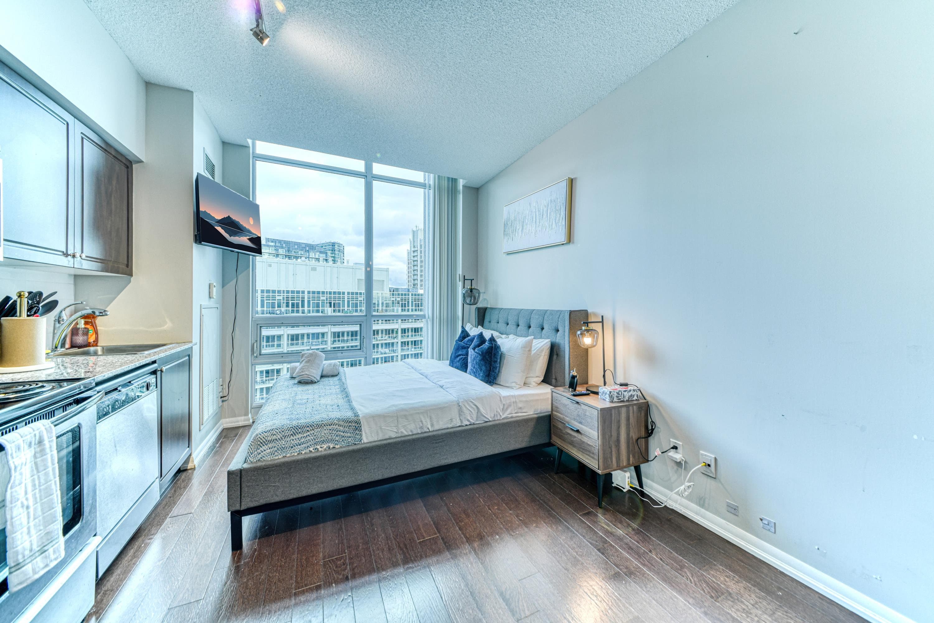 Skyline Studio Suite with Queen Bed near Fort York — photo 3 — Neptune, Fort York