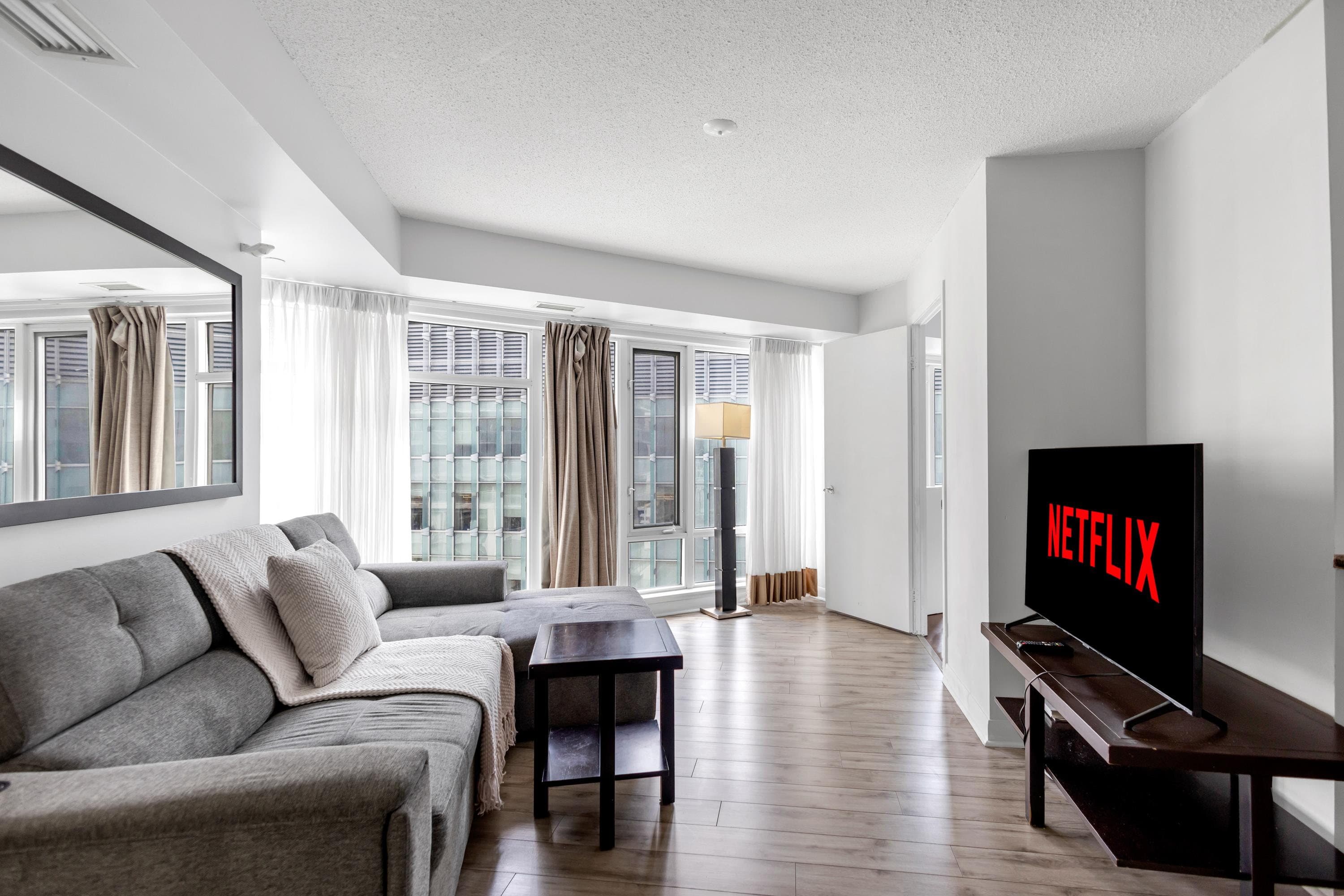 1BR Suite with Queen Bed near Yonge-Dundas — photo 3 — Pantages, Downtown Yonge