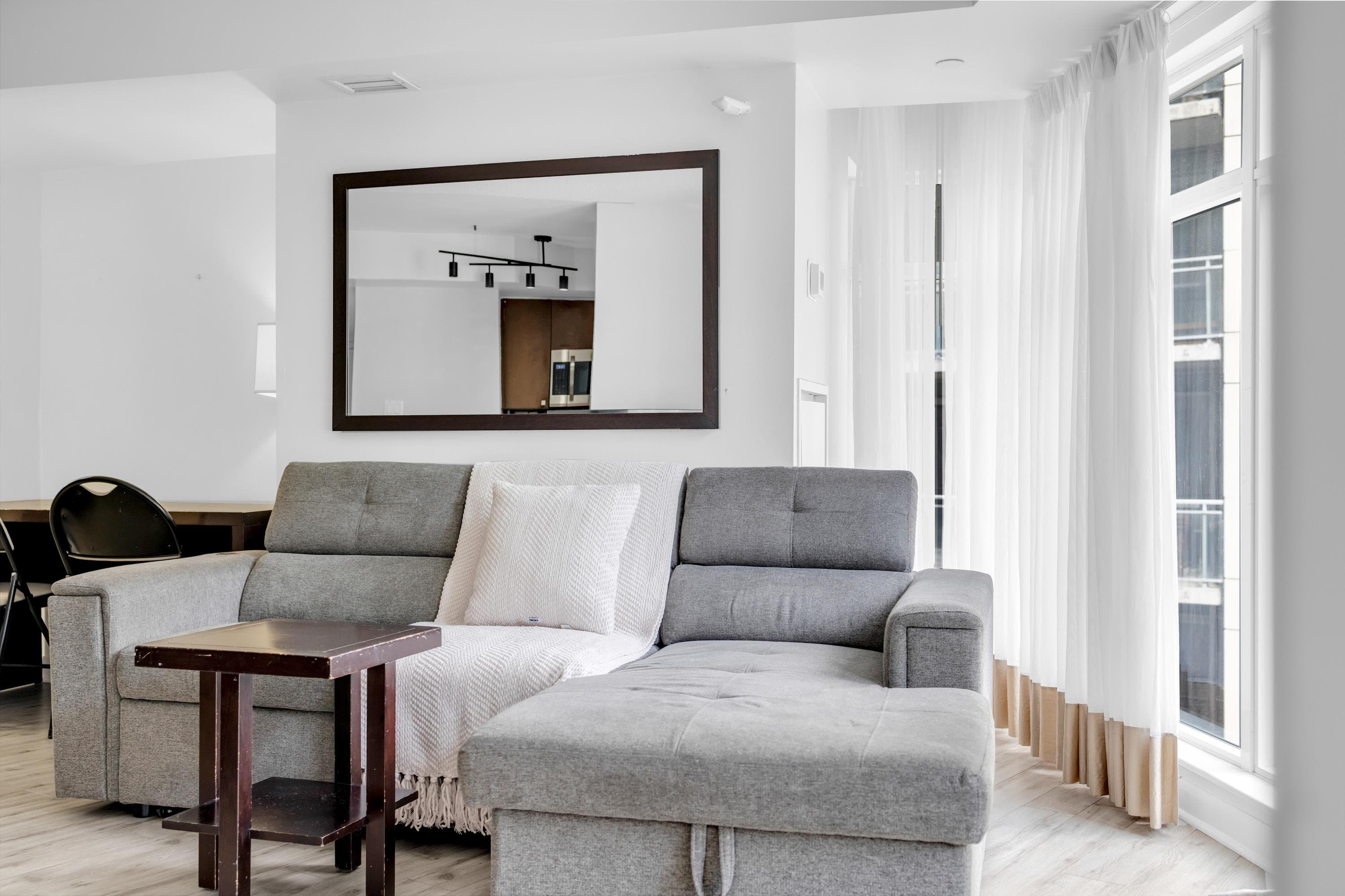 1BR Suite with Queen Bed near Yonge-Dundas — photo 5 — Pantages, Downtown Yonge