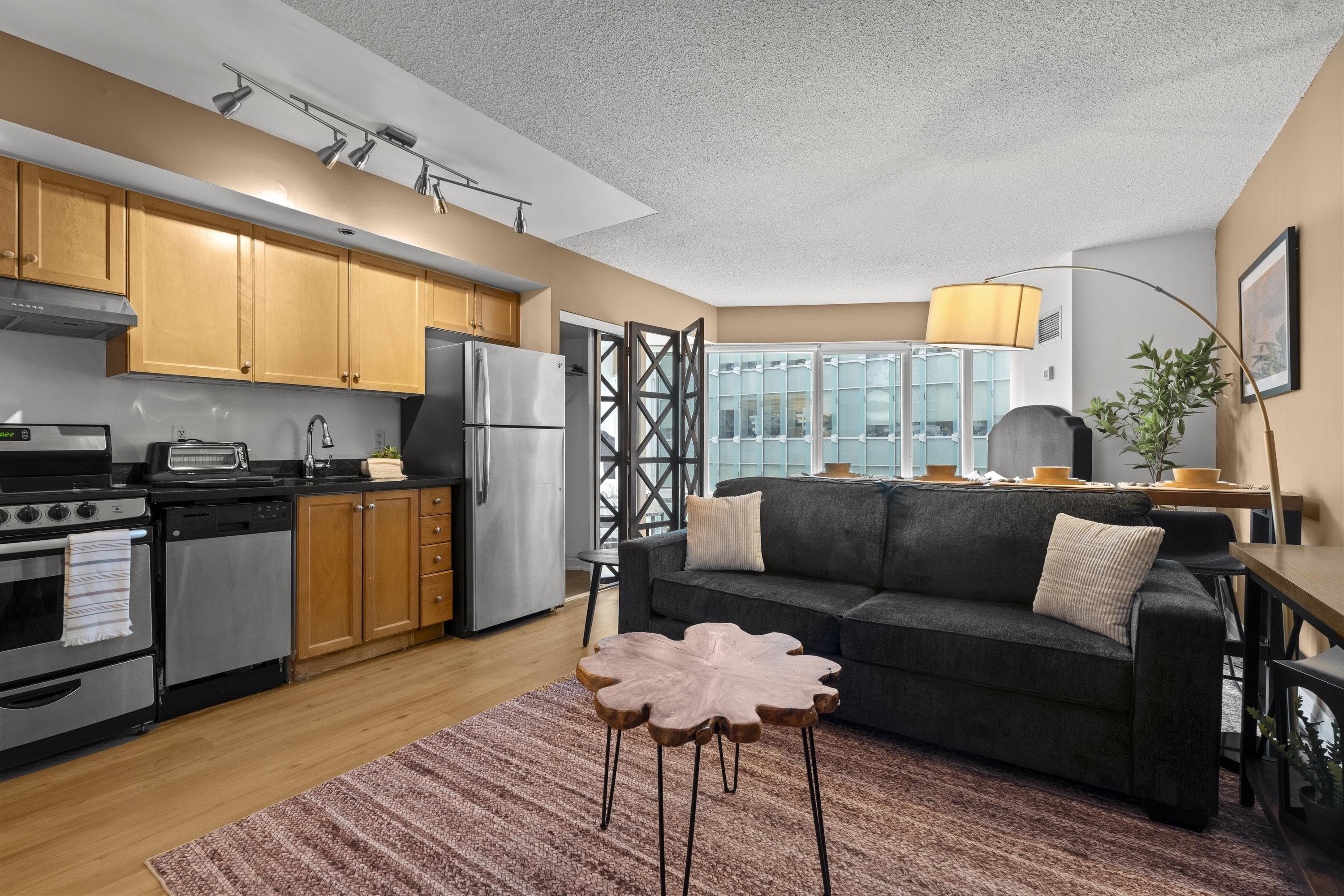 City-View Studio Suite with Queen Bed near Yonge-Dundas — photo 2 — Pantages, Downtown Yonge
