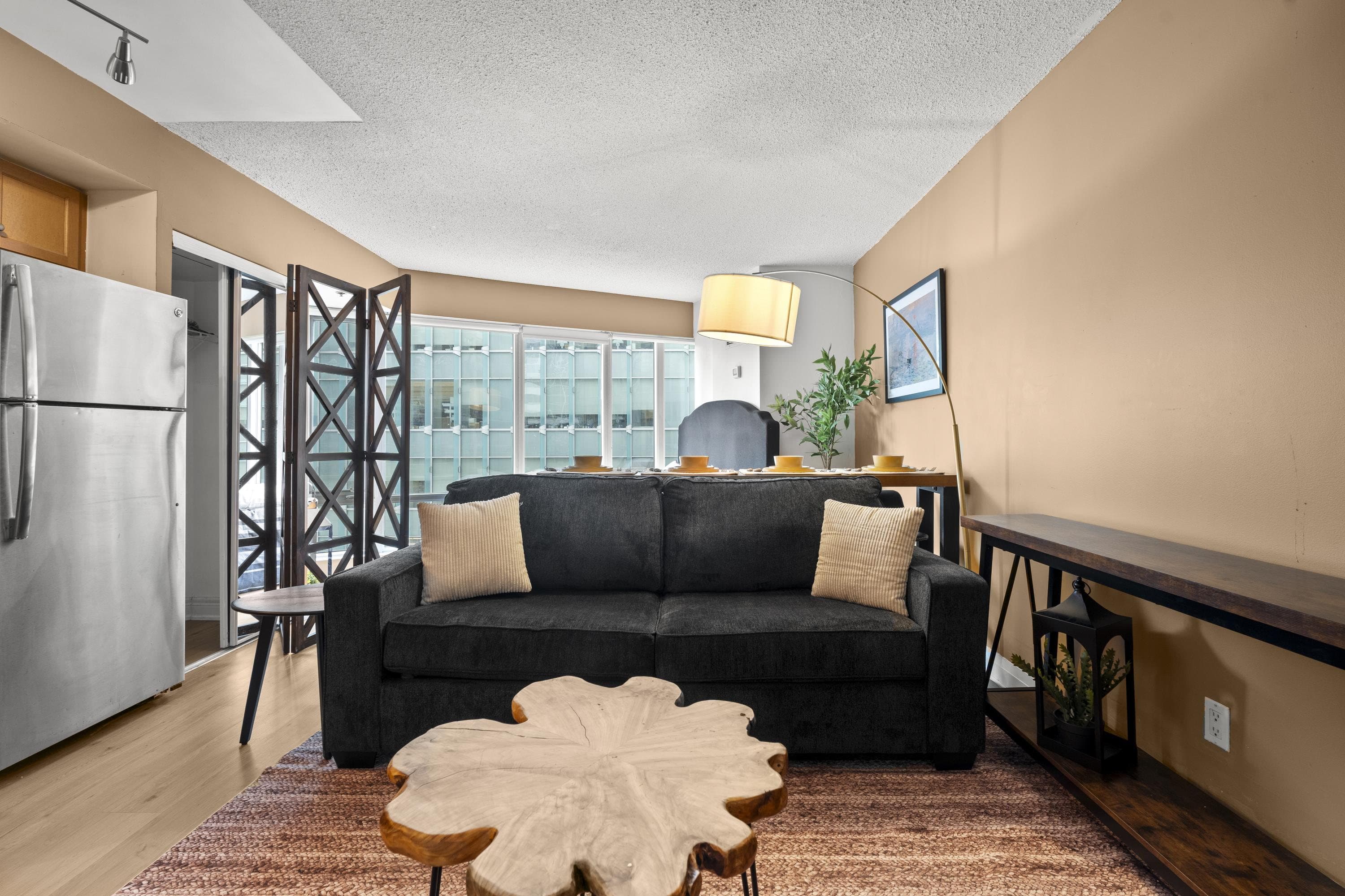 City-View Studio Suite with Queen Bed near Yonge-Dundas — photo 3 — Pantages, Downtown Yonge