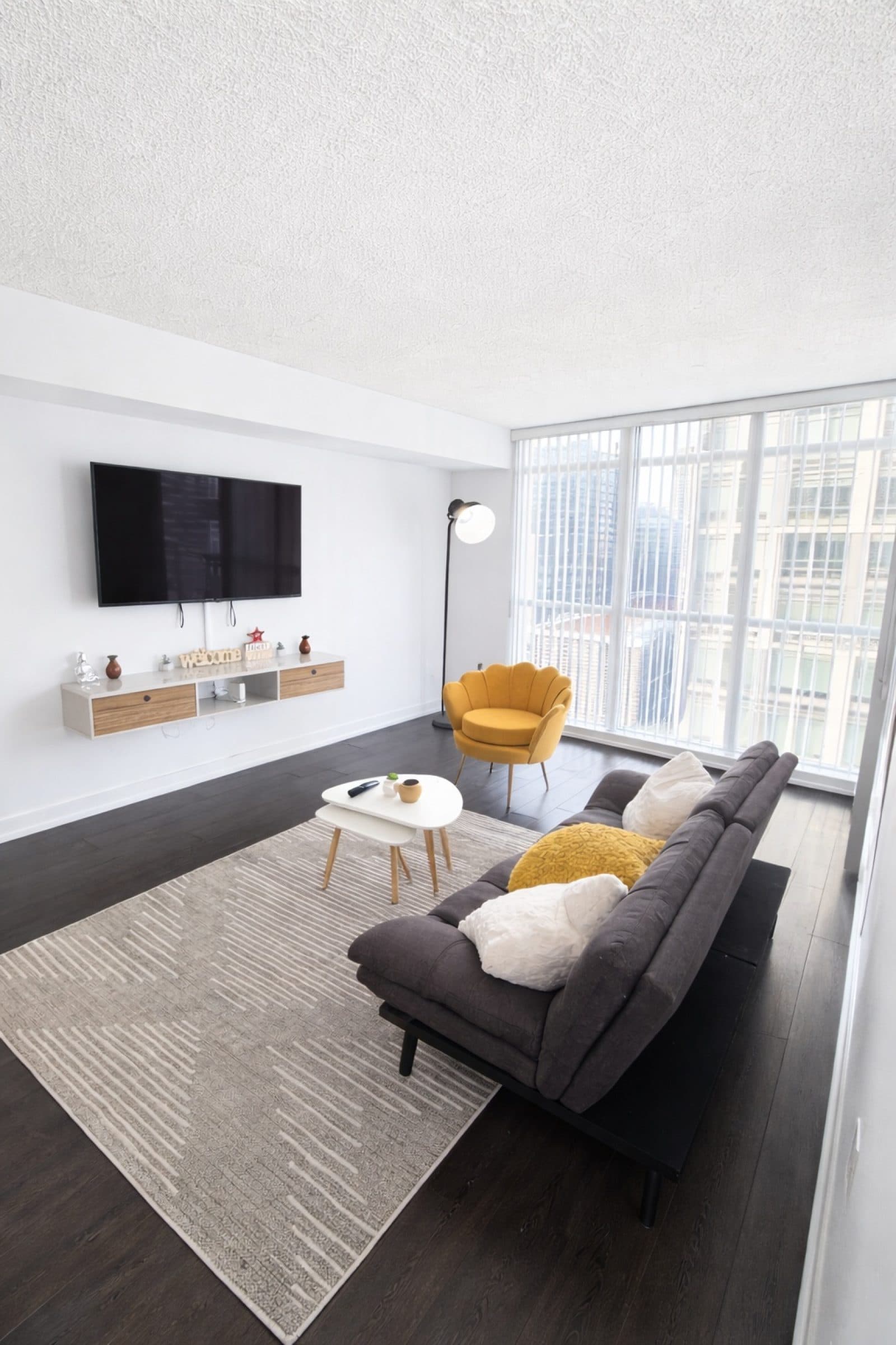 Skyline 1BR + Den Suite near the Waterfront — photo 2 — Parade, CityPlace
