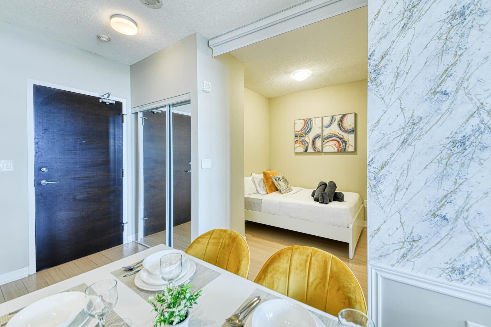 City-View 2BR Suite with Queen Beds near the Waterfront — photo 5 — Parade, CityPlace