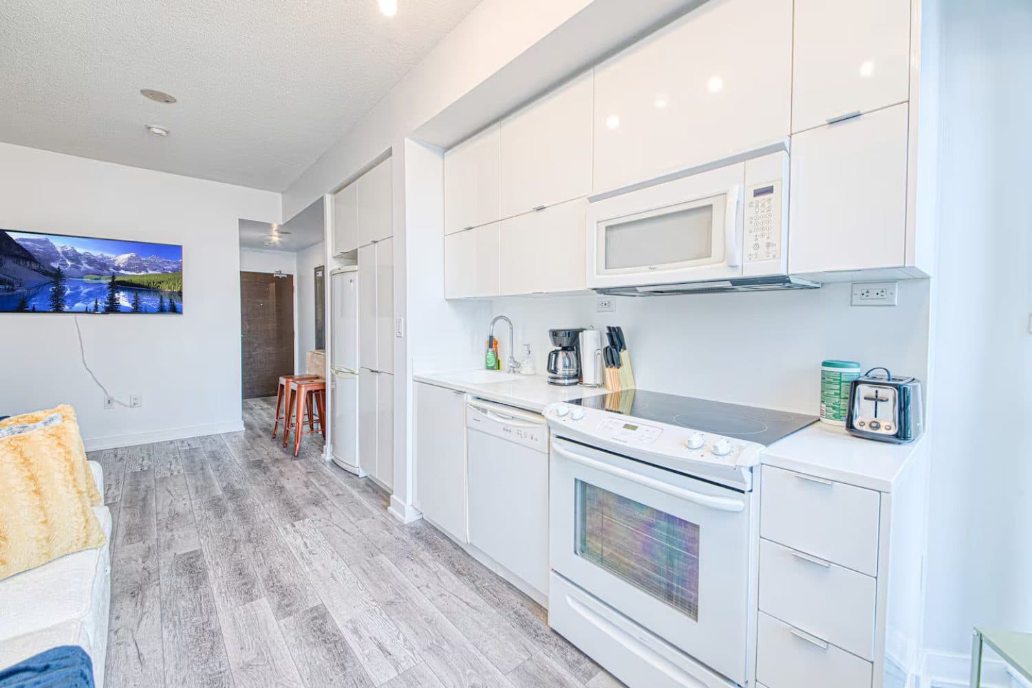 Studio Suite near the Waterfront — photo 4 — Parade, CityPlace