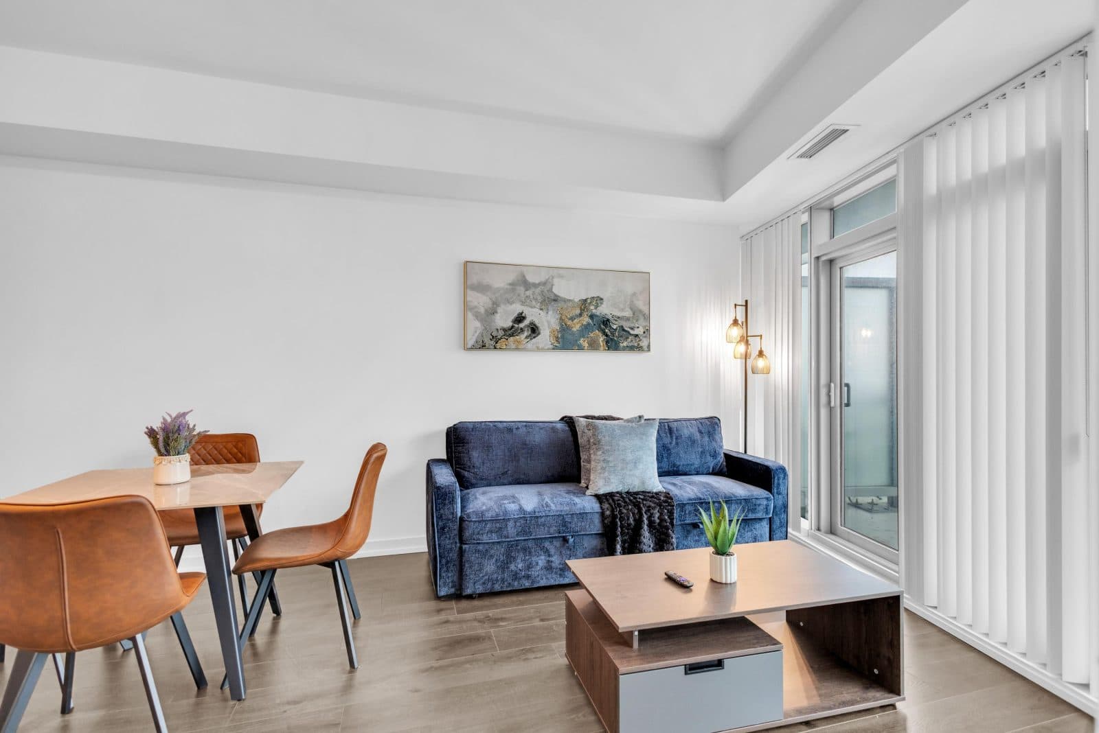 Signature 1BR Suite with Sofa Bed near Harbourfront — photo 5 — York, CN Tower