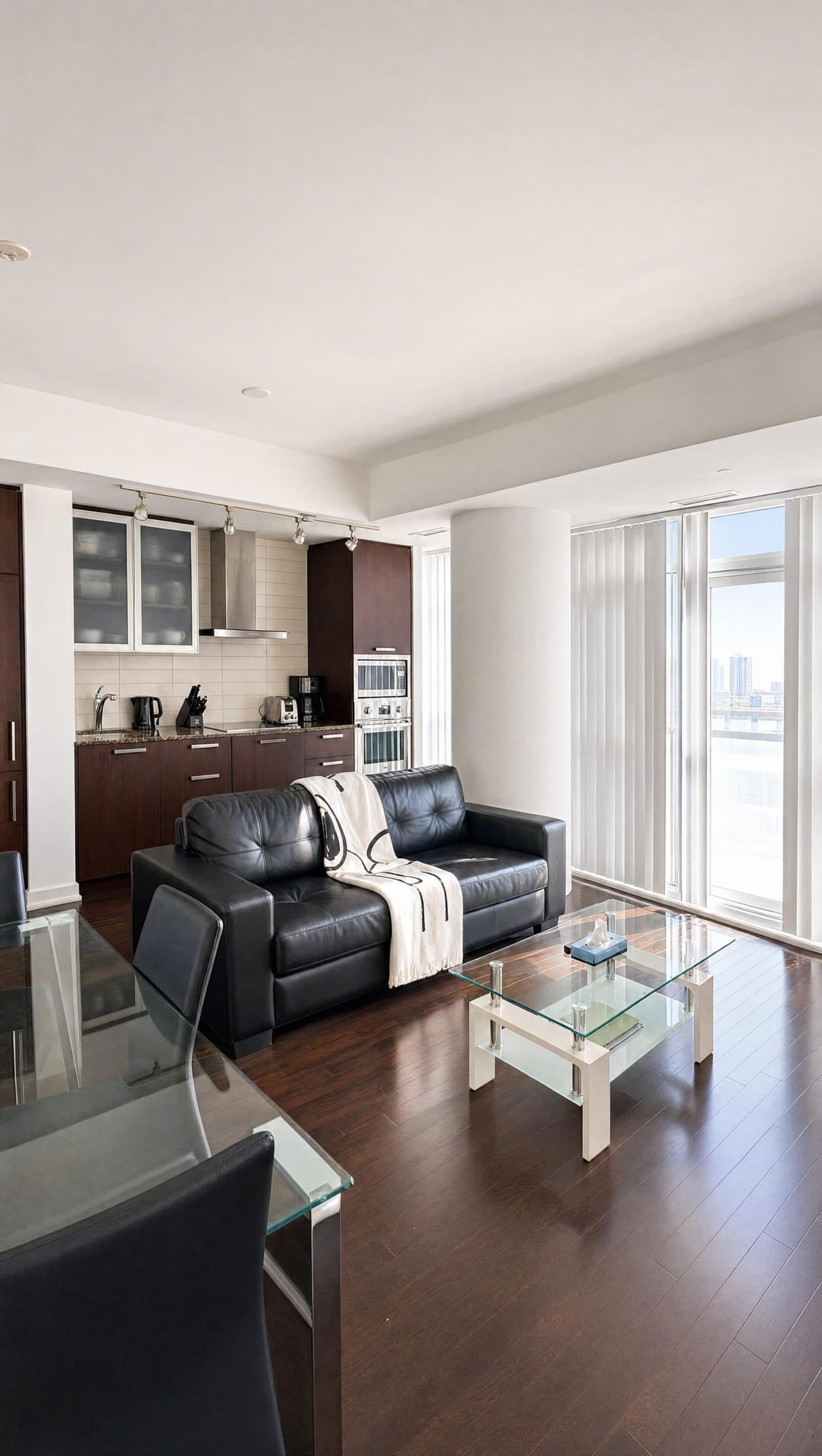 Select 2BR Suite with Queen Beds near Harbourfront — photo 3 — York, CN Tower