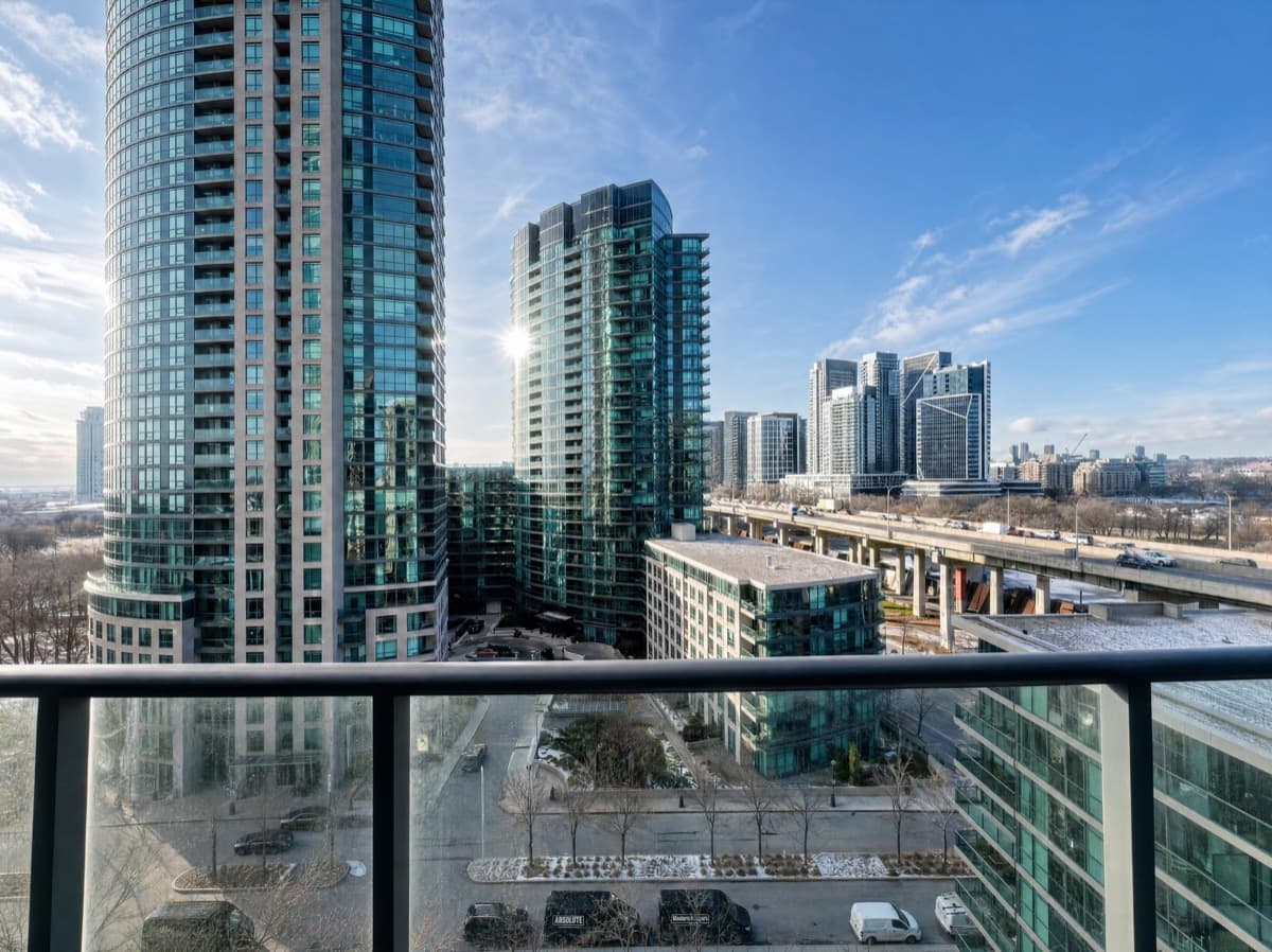 Furnished CityPlace short-term rental in downtown Toronto near the waterfront