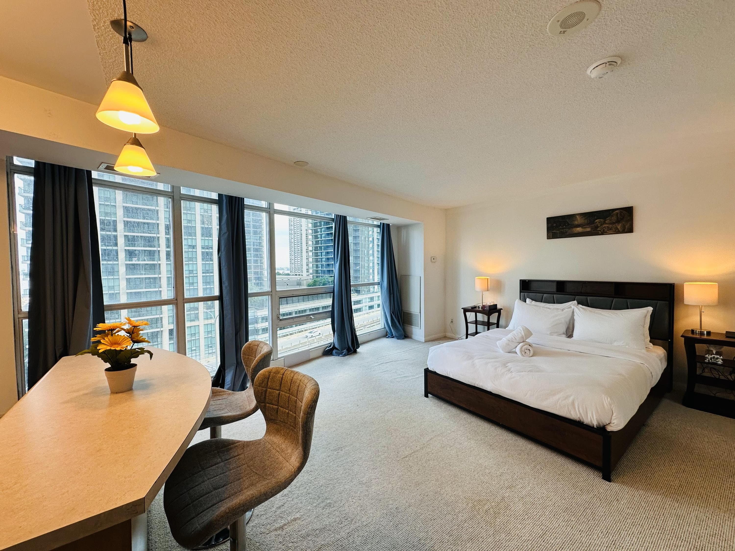 Yonge — furnished suites in Harbourfront, Toronto